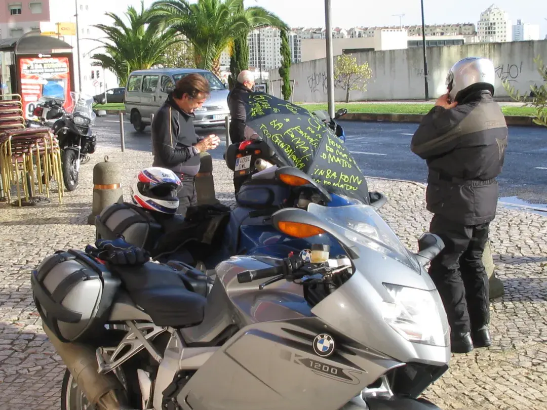 src, 之上叠加了 src, 之上叠加了